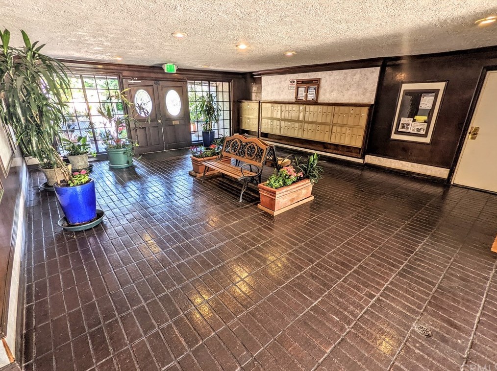 360 S Euclid Ave #334, Pasadena, CA 91101