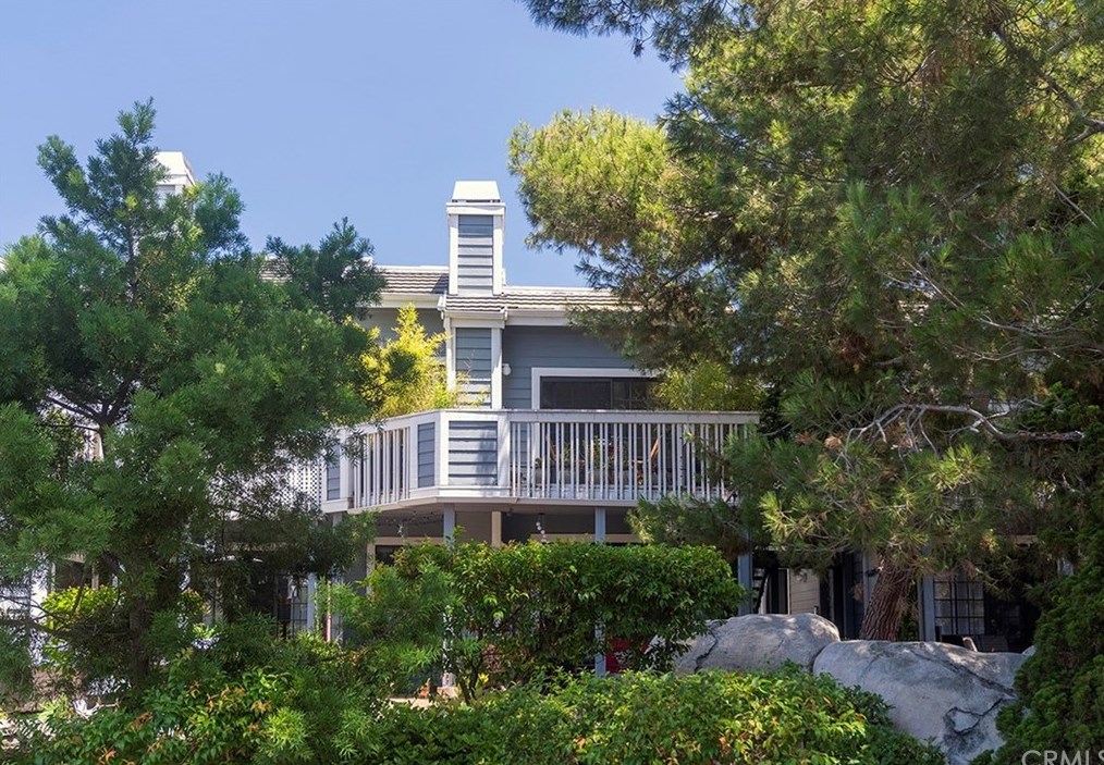 8122 Seawater Dr #203, Huntington Beach, CA 92646