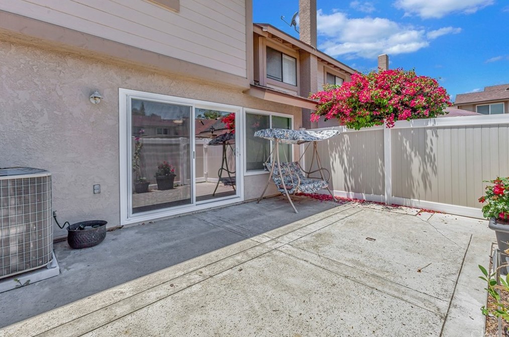 25211 Shadywood, El Toro, CA 92630
