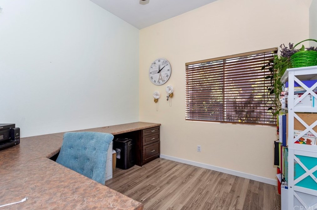 39528 Montebello Way, Murrieta CA  92563-7333 exterior