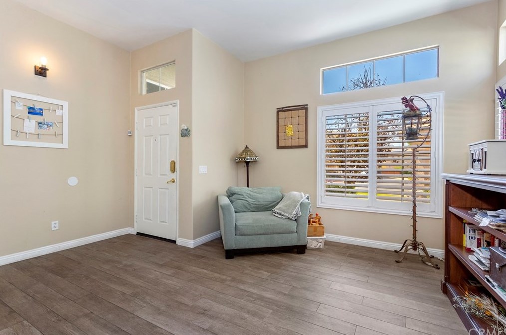 39528 Montebello Way, Murrieta CA  92563-7333 exterior