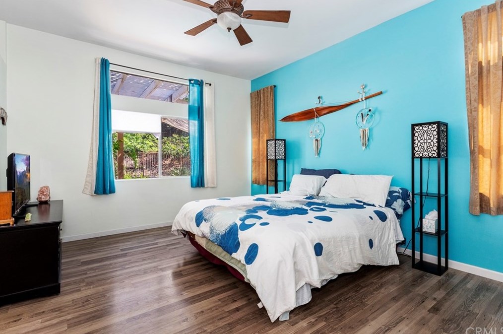 39528 Montebello Way, Murrieta CA  92563-7333 exterior