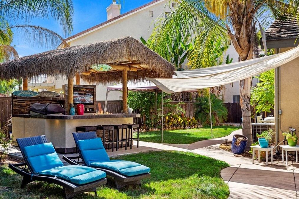 39528 Montebello Way, Murrieta CA  92563-7333 exterior