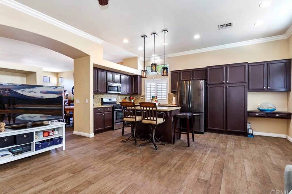 39528 Montebello Way, Murrieta CA  92563-7333 exterior