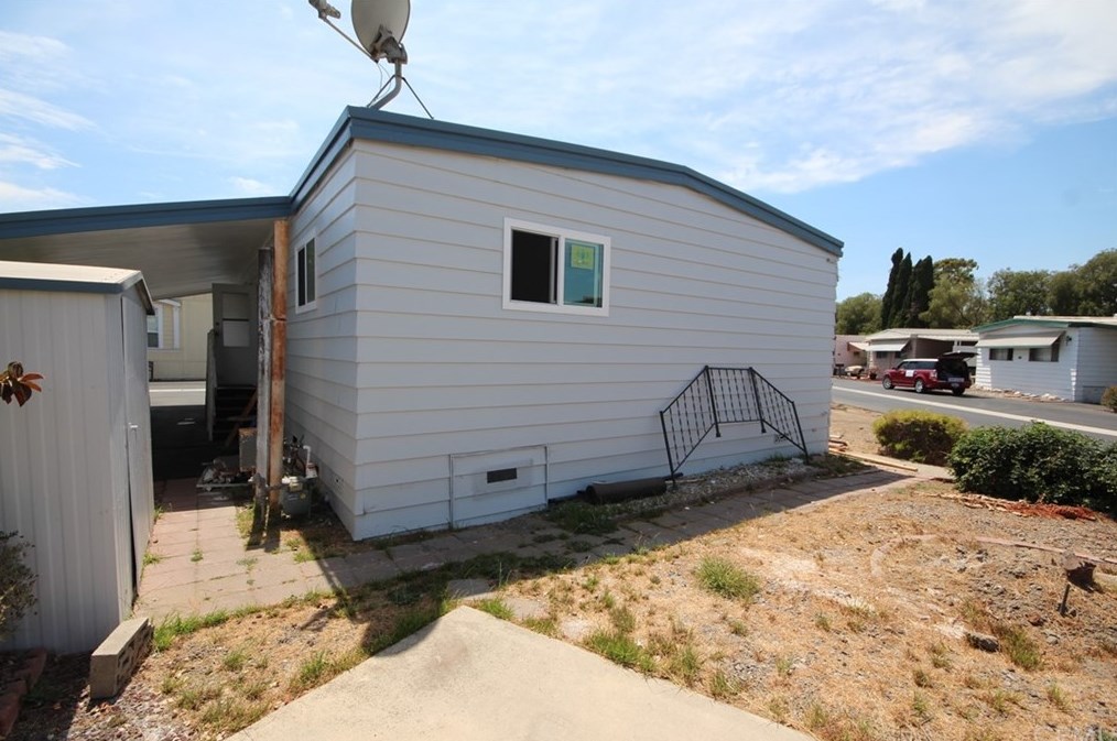 15621 Beach Blvd, Westminster CA  92683-7108 exterior