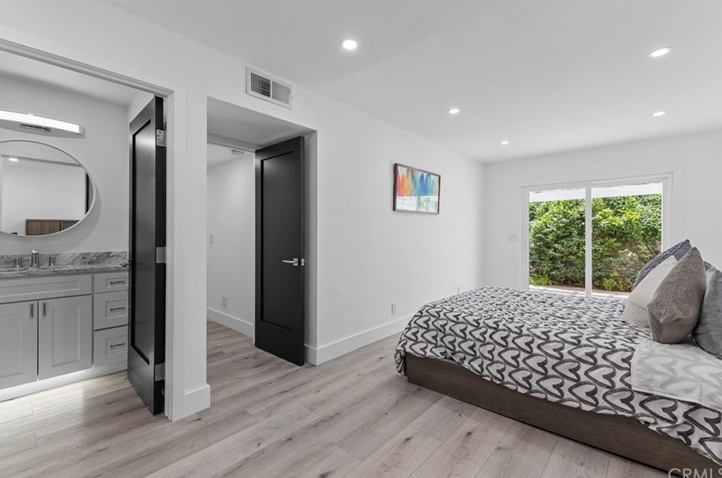 9002 Five Harbors Dr, Huntington Beach CA  92646-6303 exterior