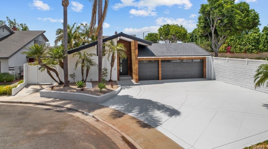 9002 Five Harbors Dr, Huntington Beach CA  92646-6303 exterior