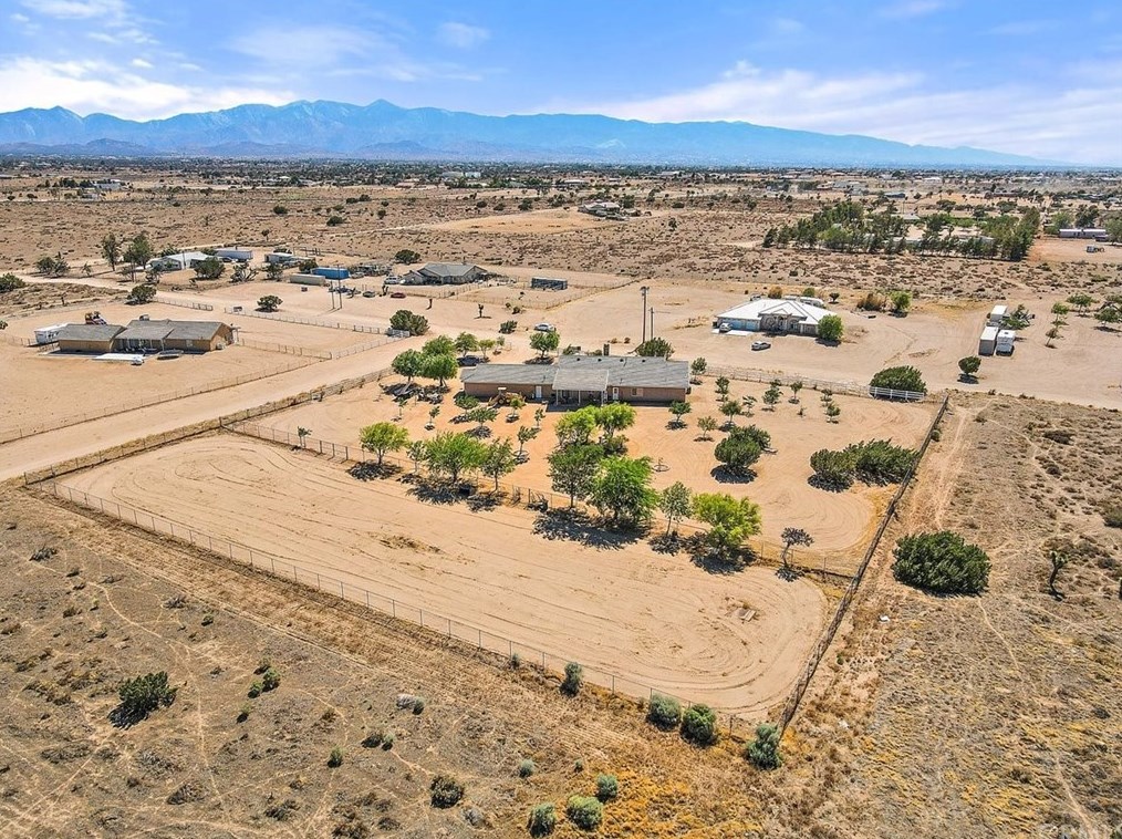 10441 Trinidad Rd, Phelan, CA