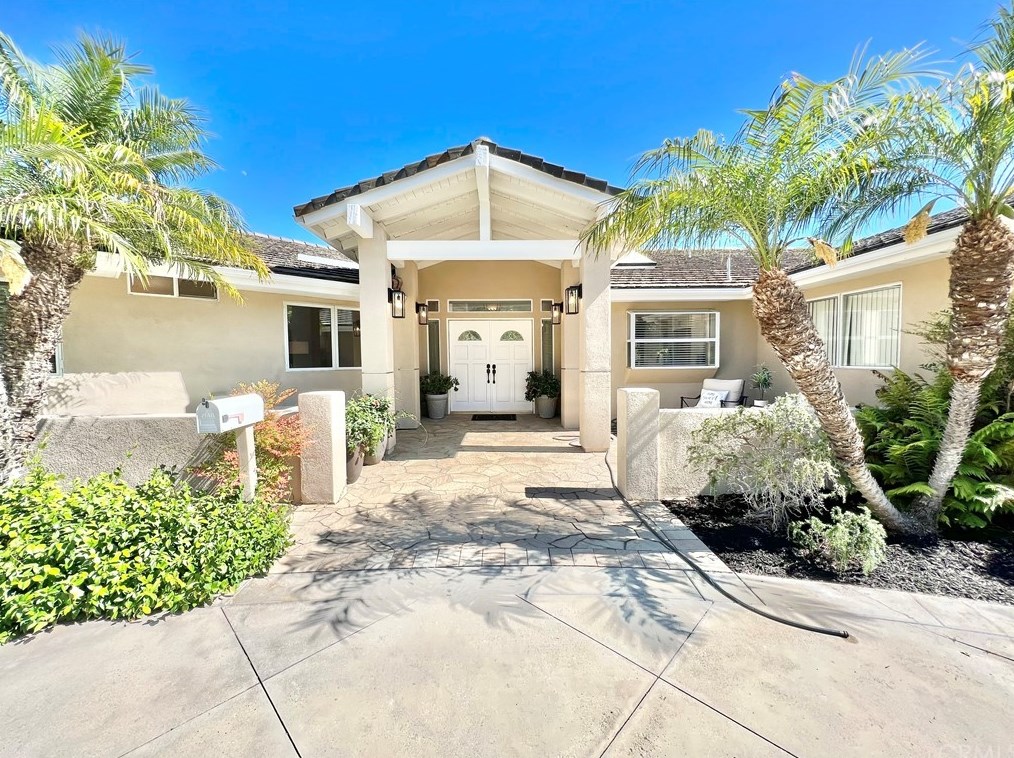 24102 Hillhurst Dr, Laguna Beach, CA 92677-2258