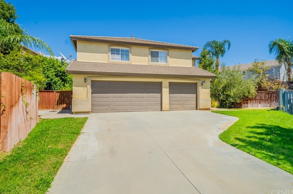 748 Mockingbird Cir, Beaumont, CA 92223