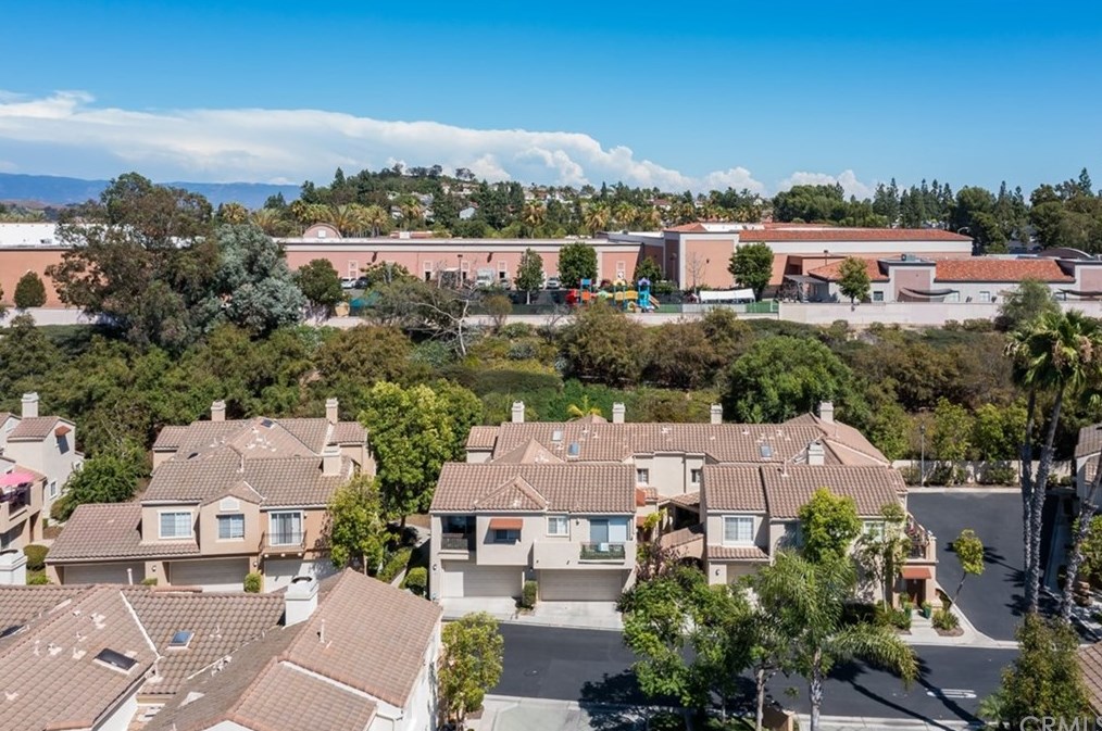 157 Chandon, Laguna Beach CA  92677-5733 exterior