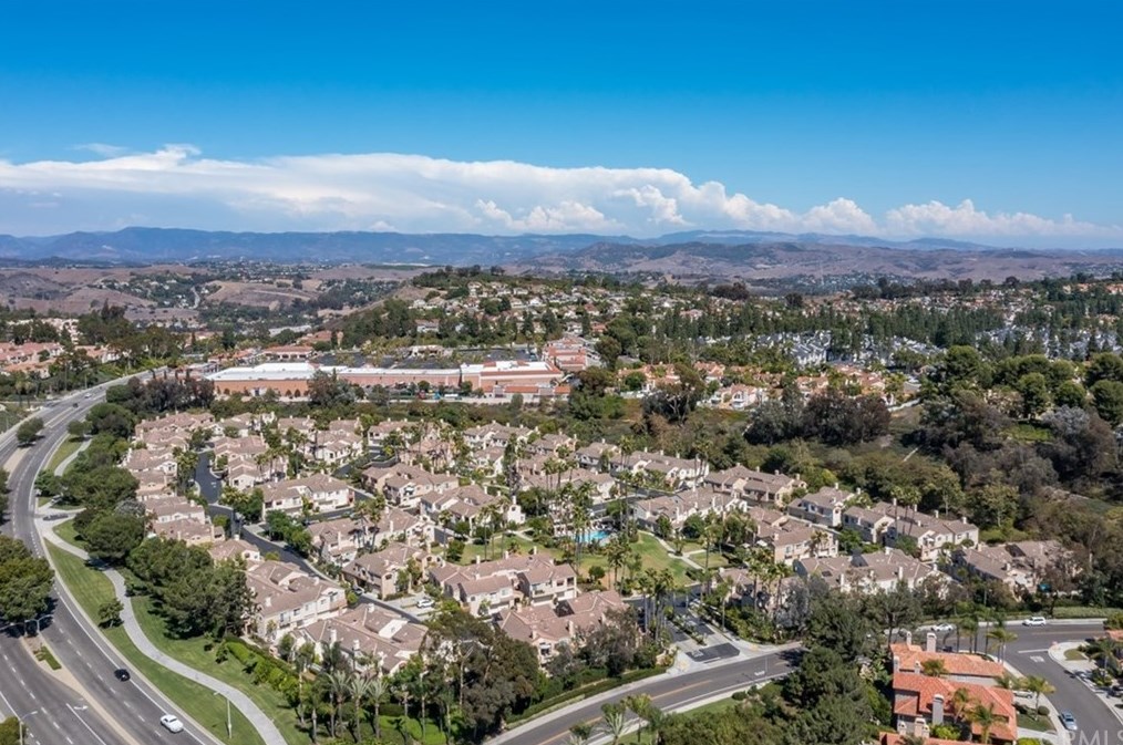 157 Chandon, Laguna Beach CA  92677-5733 exterior