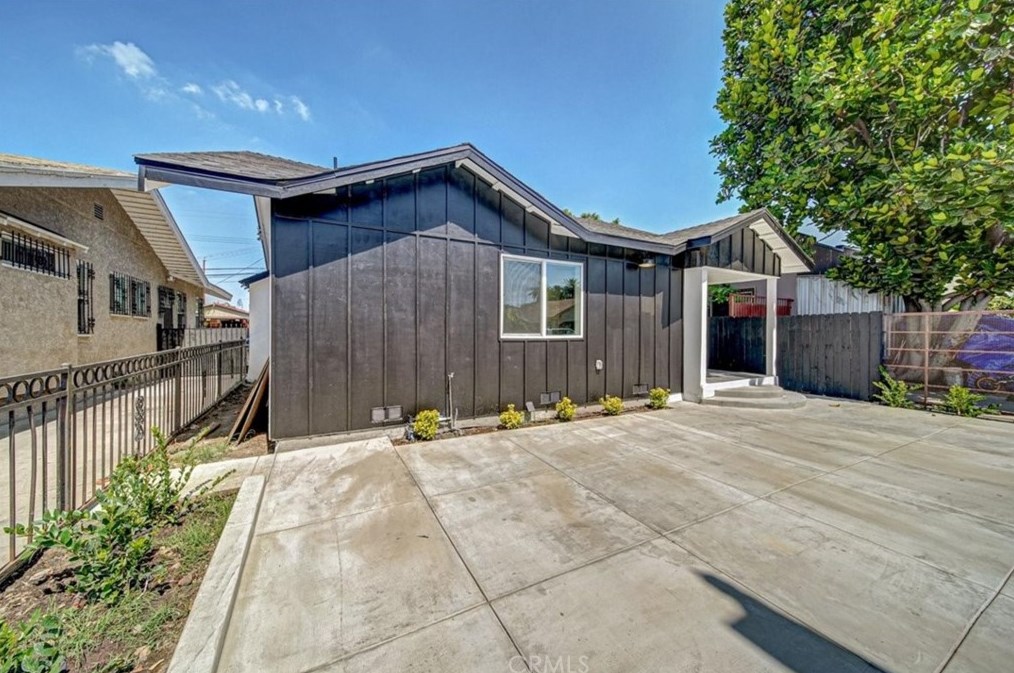 1643 38th St, Los Angeles, CA 90062-1016