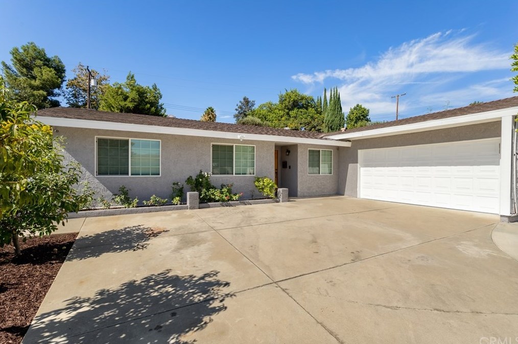 23020 Dry Creek Rd, Pomona, CA 91765-1215