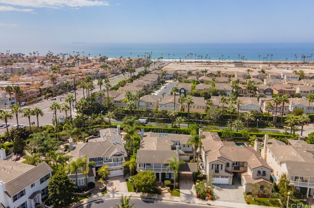 6652 Blue Heron Dr, Huntington Beach, CA 92648-2652