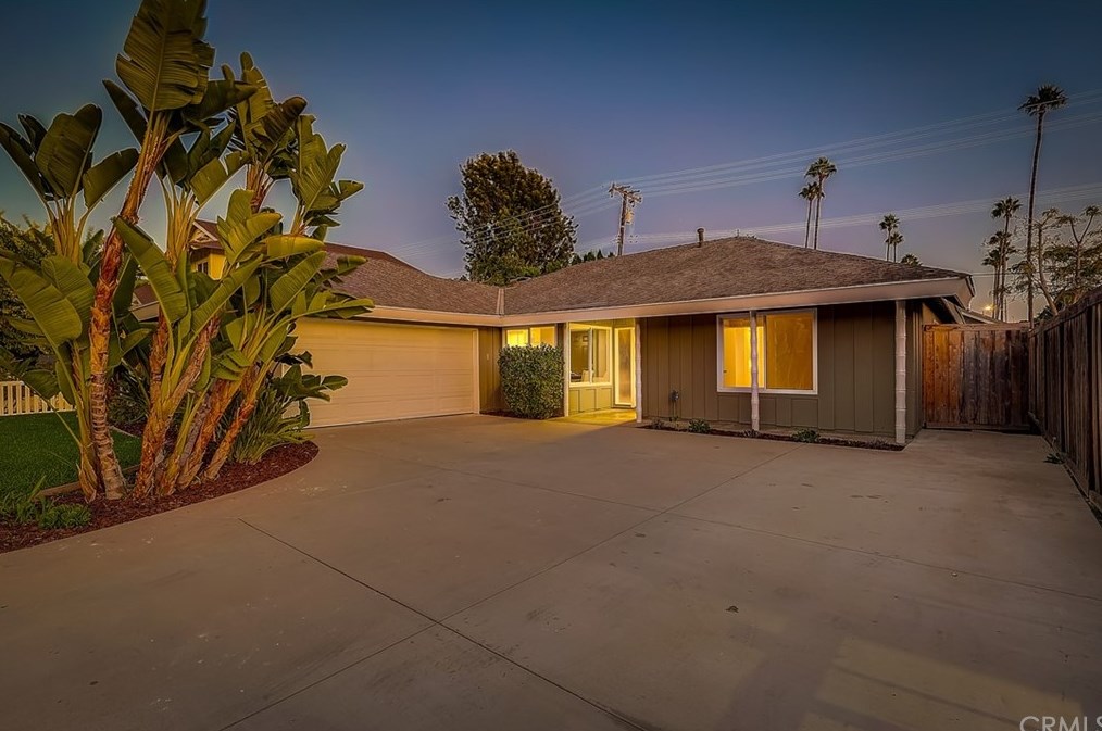 1019 Concord St, Costa Mesa, CA 92626-2807
