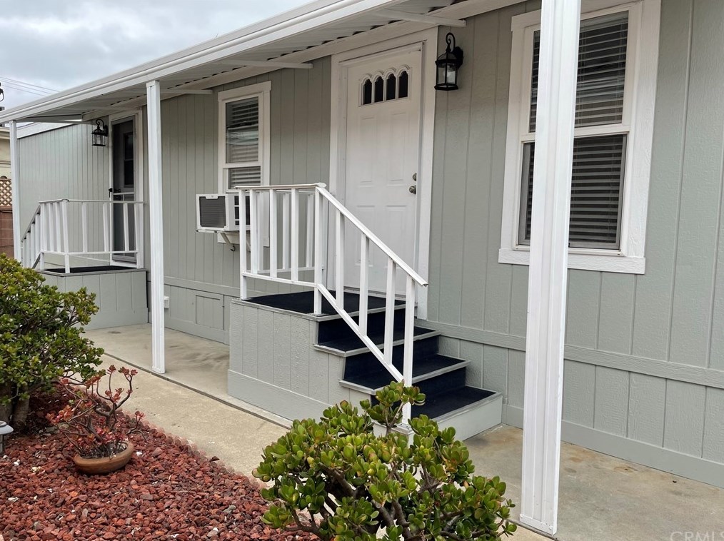 2060 Newport Blvd #1, Costa Mesa, CA 92627