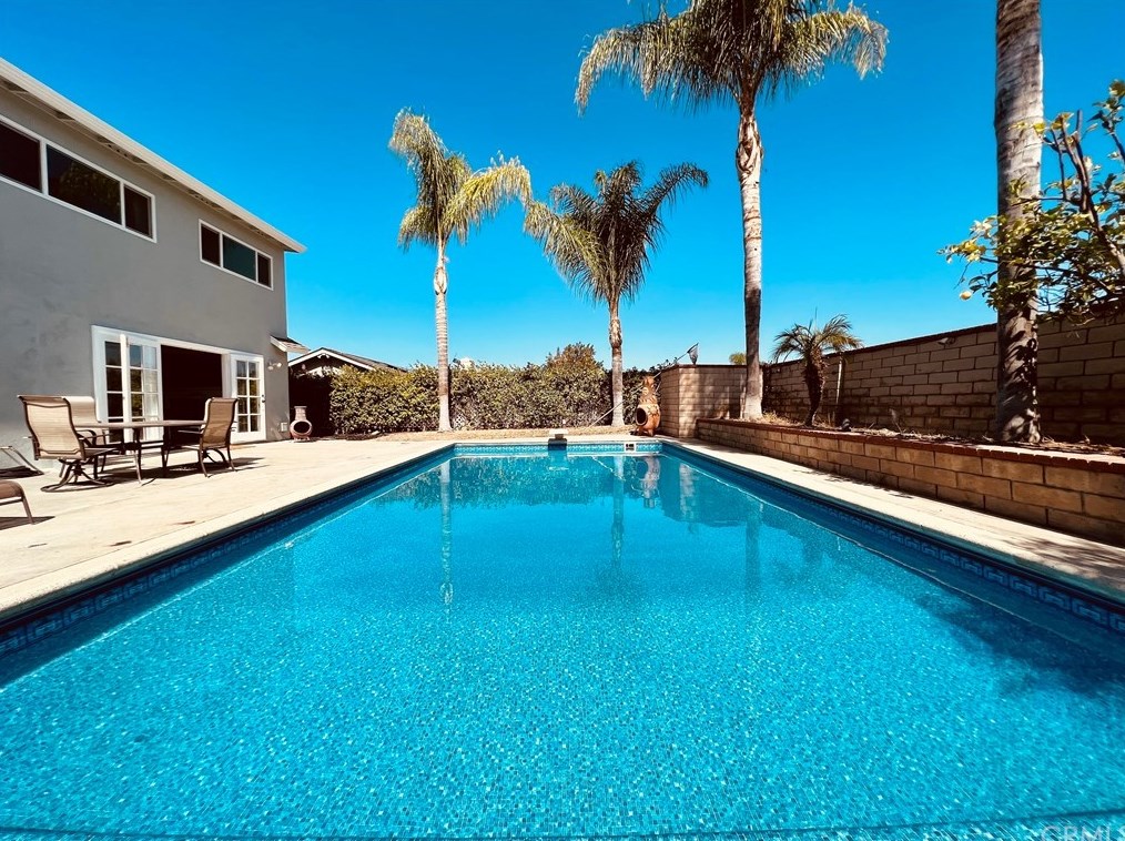 25072 Champlain Rd, Laguna Beach, CA 92653-5002