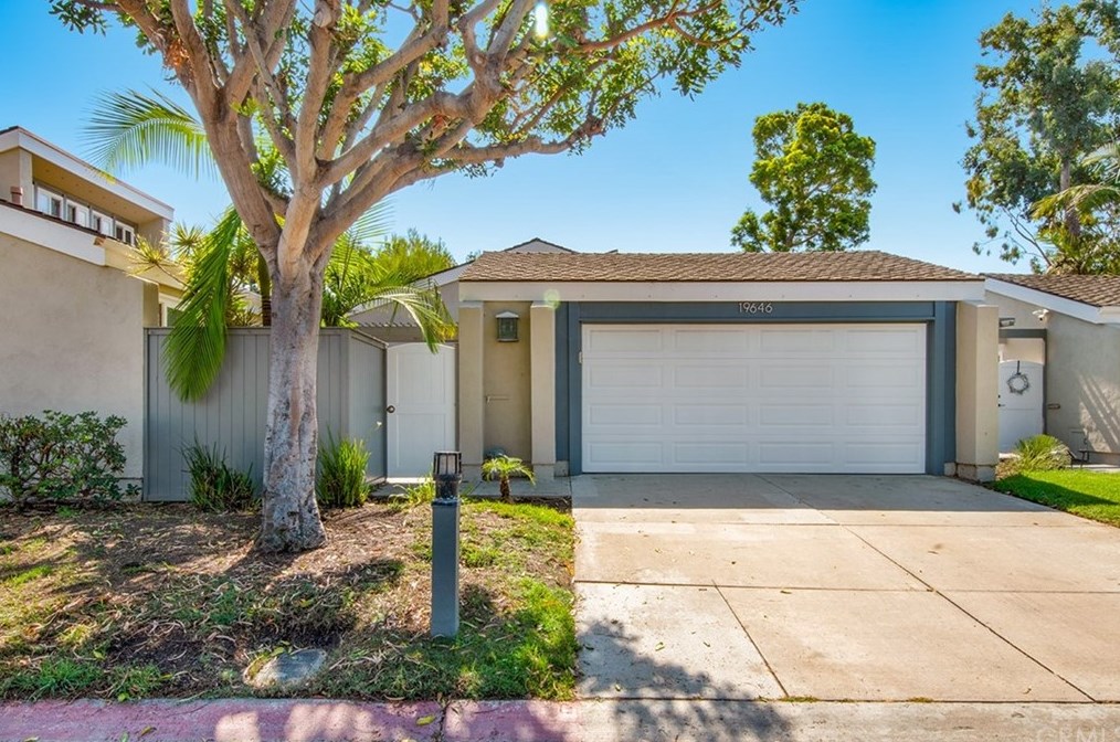 19646 Stern Ln, Huntington Beach, CA 92648-3042