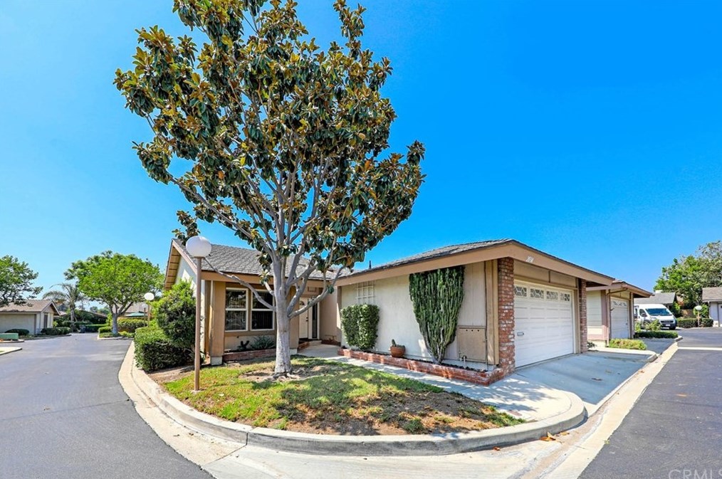 2034 E Wellington Ave, Santa Ana, CA 92701