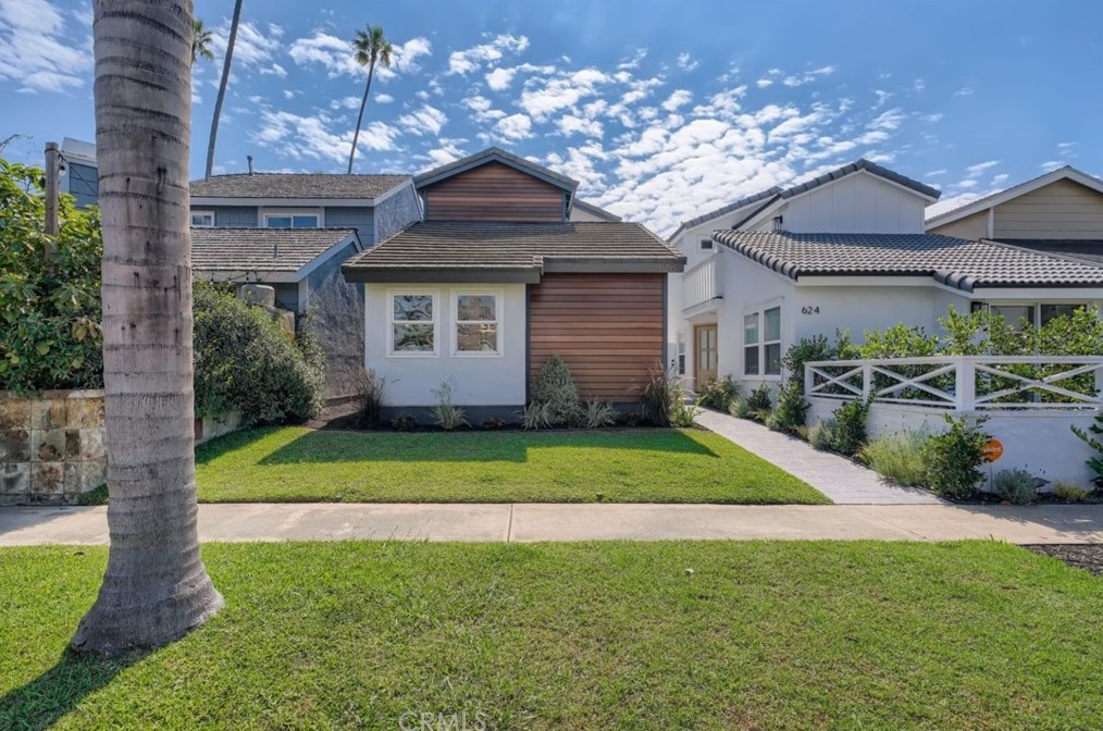 626 17th St, Huntington Beach, CA 92648-4020