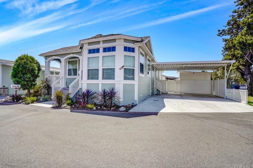 28 Pine Via, Anaheim, CA 92801