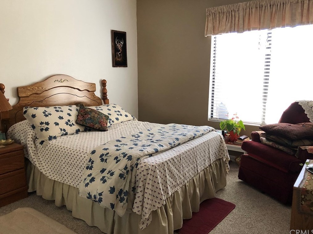 1150 Meadow Ln, Colton CA  92324-6400 exterior