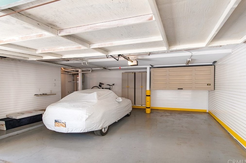 1226 Kings Rd, Los Angeles CA  90069-2857 exterior