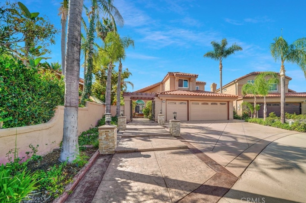 6 Novilla, Laguna Beach, CA 92677-8915