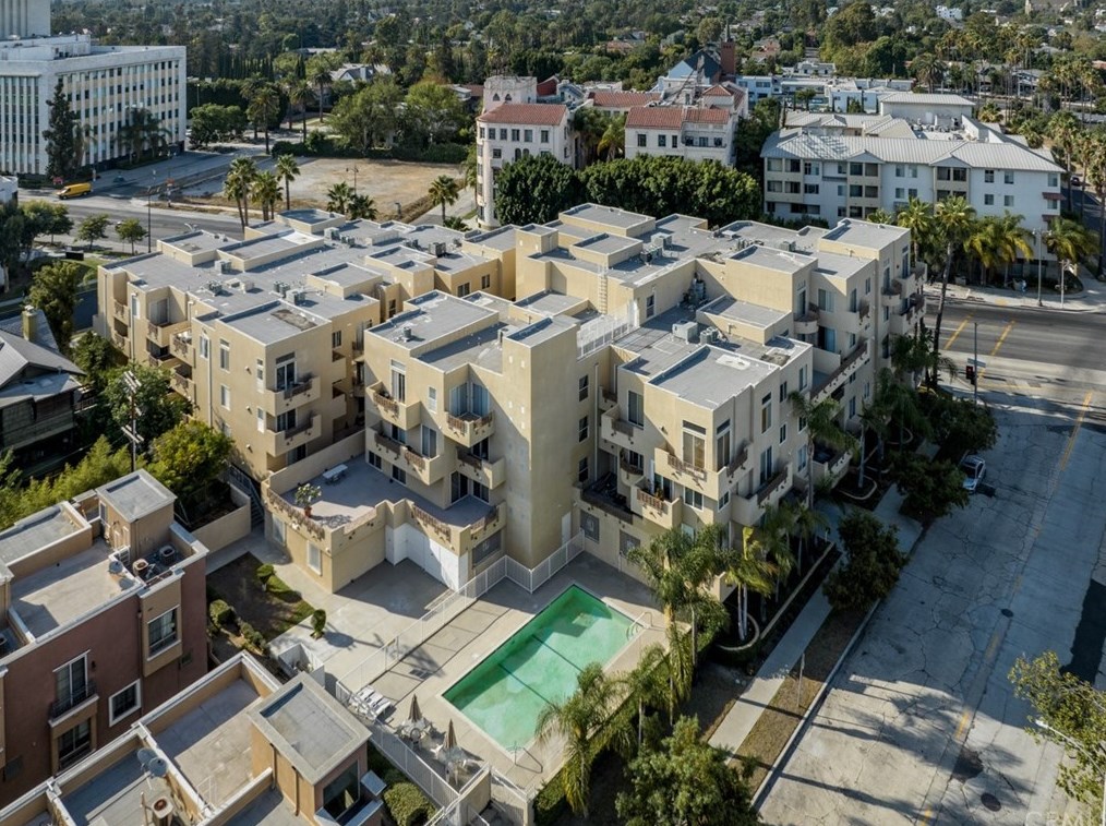 4100 Wilshire Blvd, Los Angeles CA  90010-3544 exterior