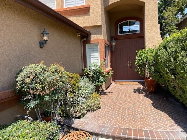 8765 E Garden View Dr, Anaheim, CA 92808