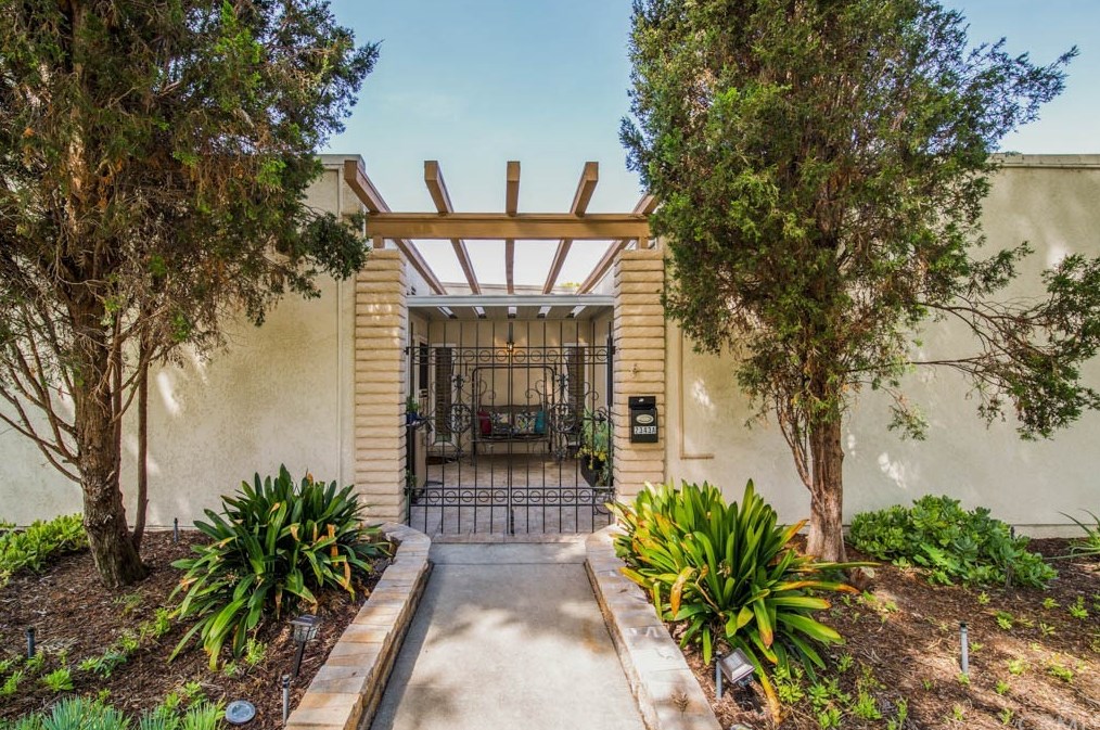 2343 Avenida Sevilla, Laguna Beach, CA 92637-0838