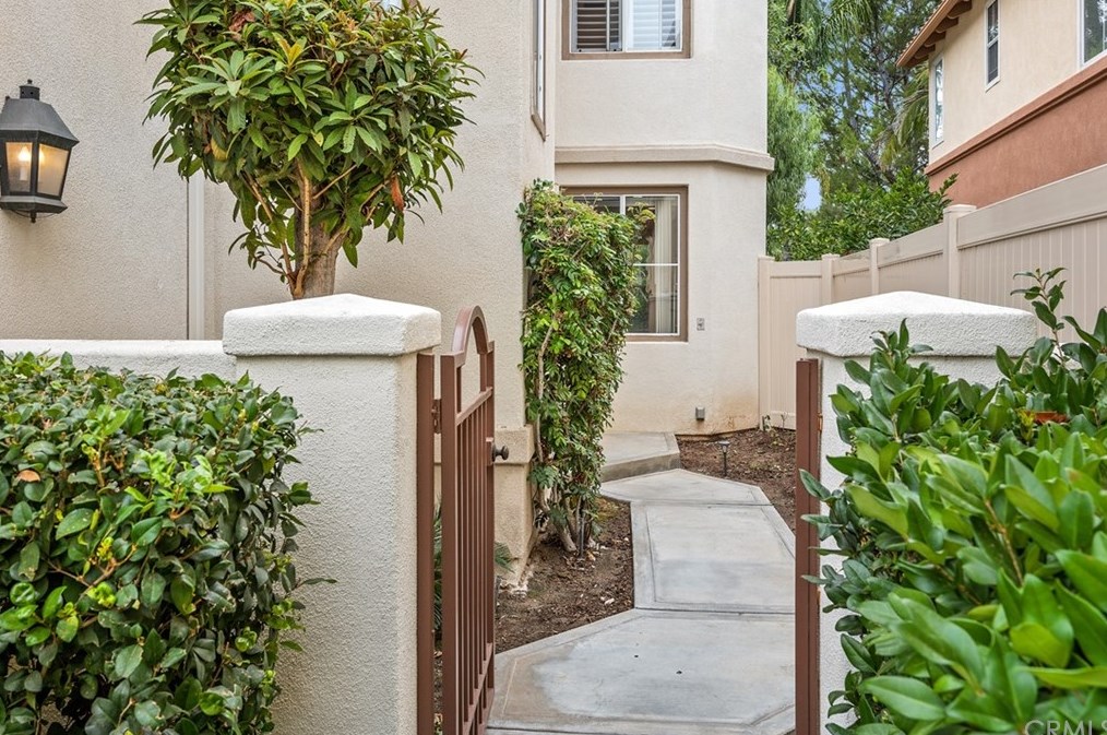 2285 Marks Dr, Tustin, CA 92782