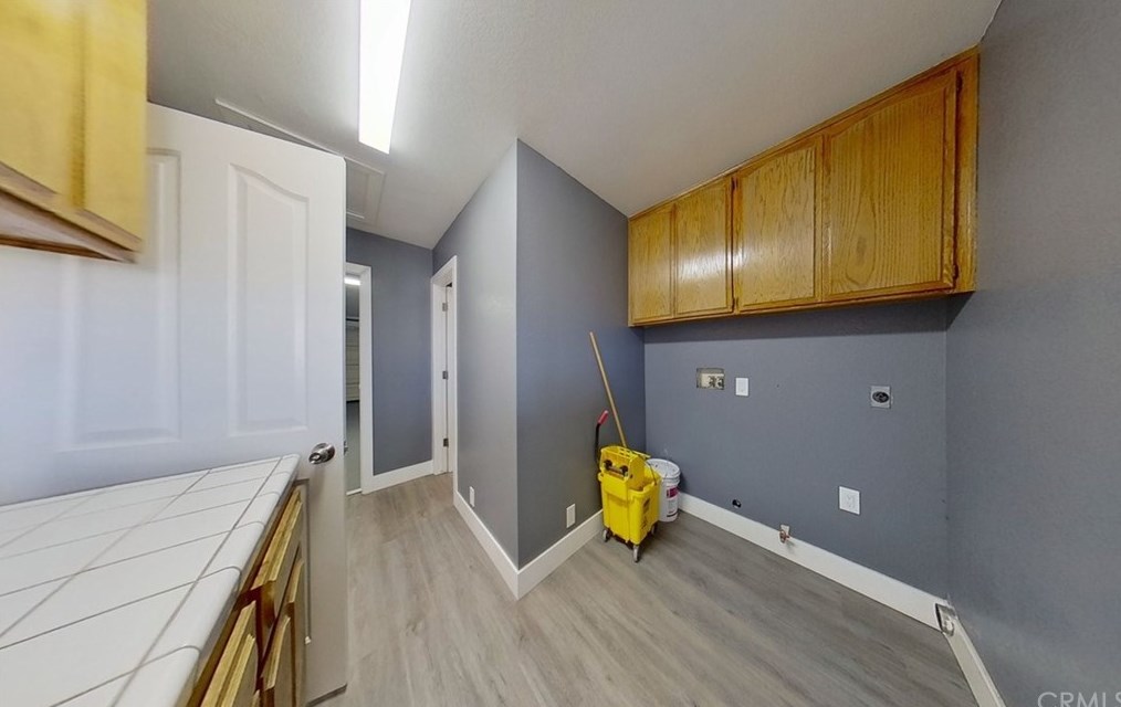 14184 Wells Fargo St, Hesperia CA  92344-8158 exterior
