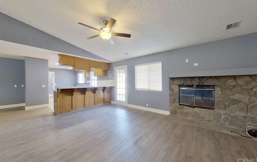 14184 Wells Fargo St, Hesperia CA  92344-8158 exterior