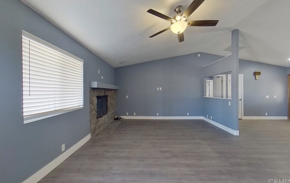 14184 Wells Fargo St, Hesperia CA  92344-8158 exterior