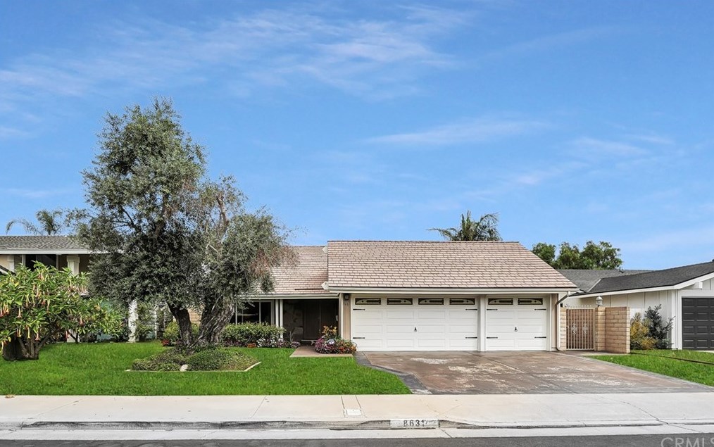8631 Larkport Dr, Huntington Beach, CA 92646-3934