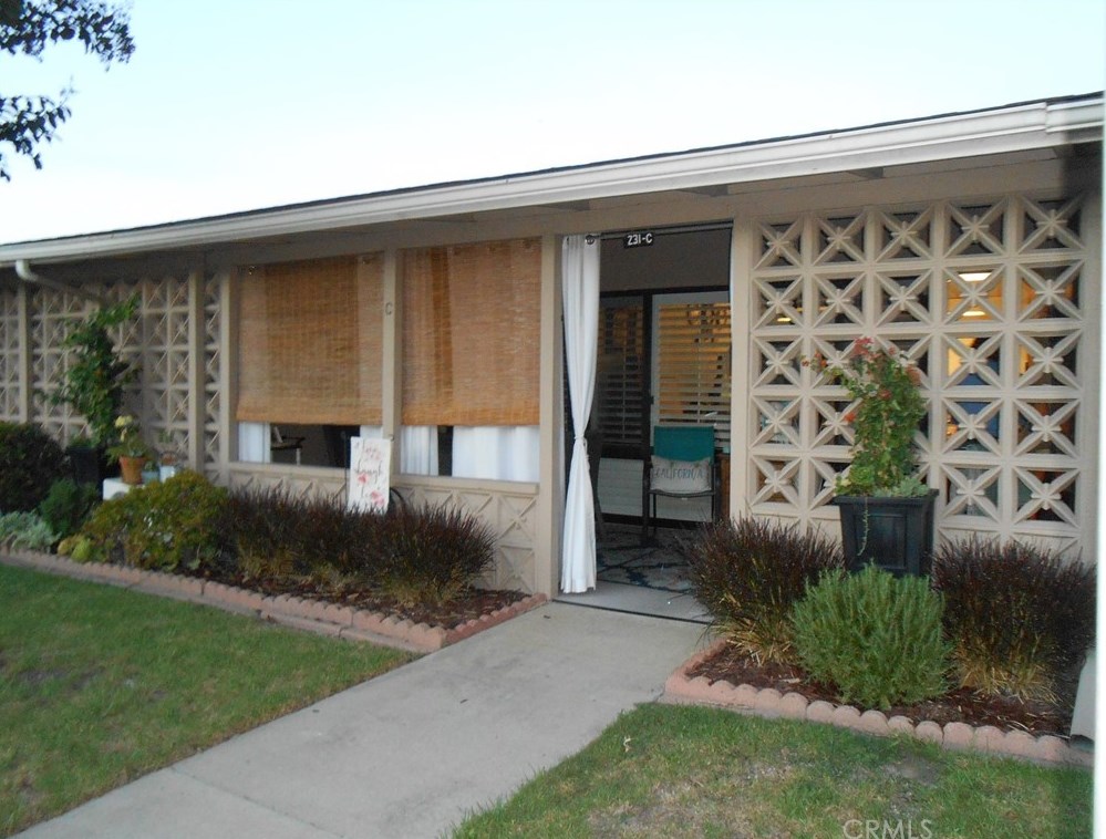 13100 Oak Hills Dr, Seal Beach, CA 90740