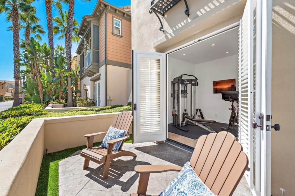 21323 Andalucia Ln, Huntington Beach CA  92648-5745 exterior