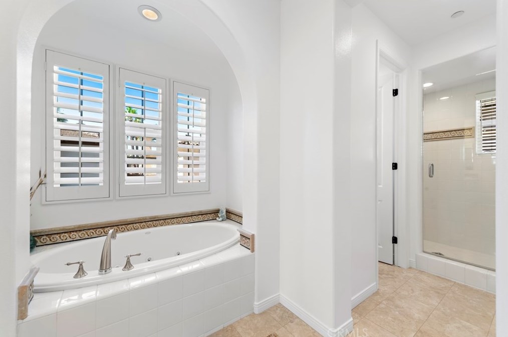 21323 Andalucia Ln, Huntington Beach CA  92648-5745 exterior