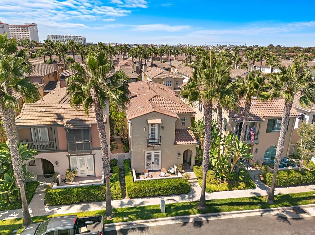 21323 Andalucia Ln, Huntington Beach CA  92648-5745 exterior