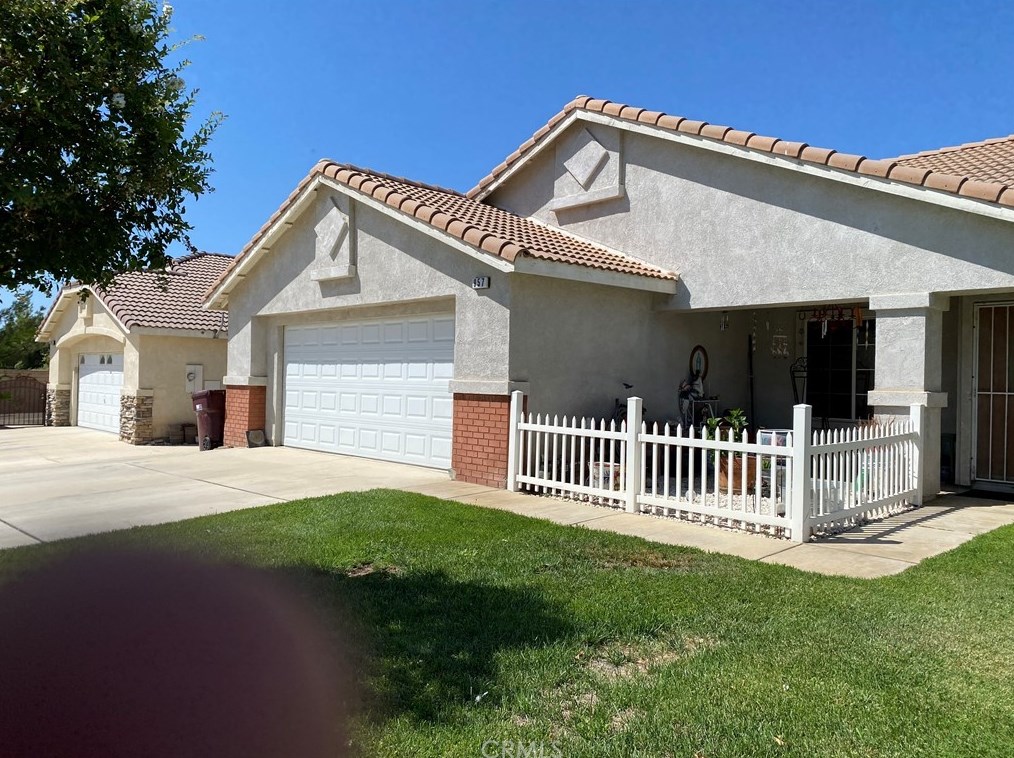 957 Pepper Ln, Banning, CA 92220-1429