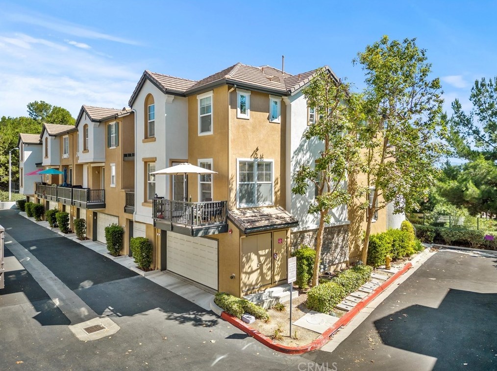 18 Kenilworth Ln, Laguna Beach, CA 92656-8094