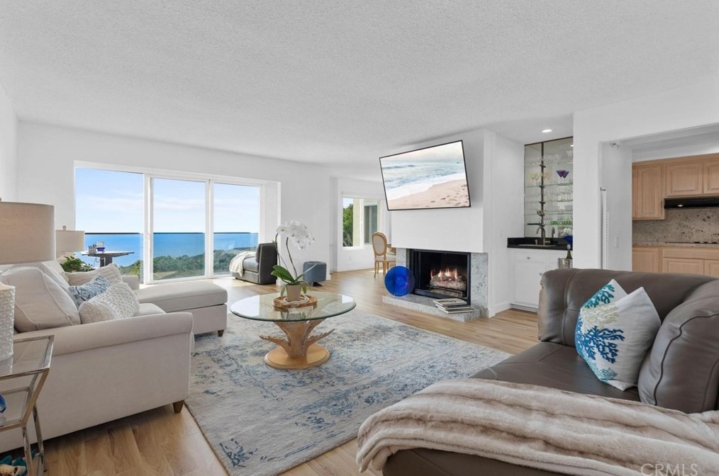 3200 La Rotonda Dr #202, Palos Verdes Estates, CA 90275
