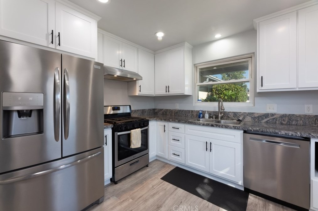 858 Jefferson Ave, Pomona, CA 91767-4100