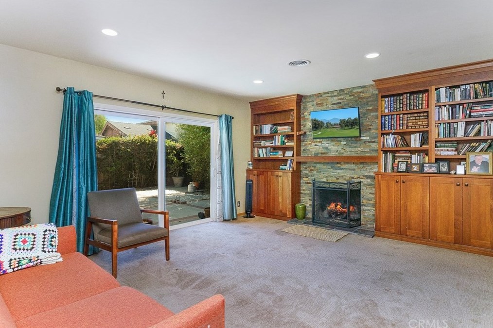 15842 Tullow Ln, Huntington Beach, CA 92647-3146