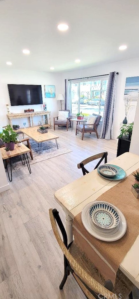 9864 Continental Dr, Huntington Beach CA  92646-4241 exterior