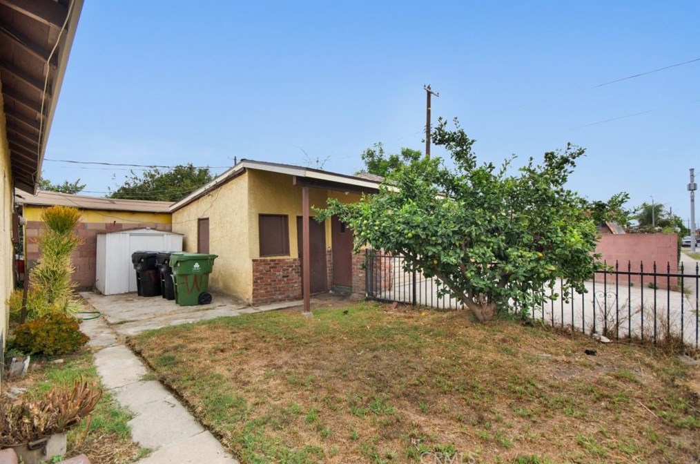 10606 Mckinley Ave, Los Angeles CA 90011-3144 exterior