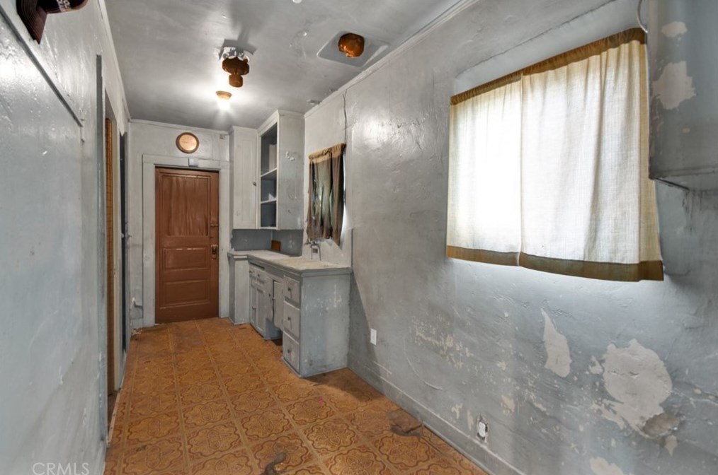 10606 Mckinley Ave, Los Angeles CA 90011-3144 exterior