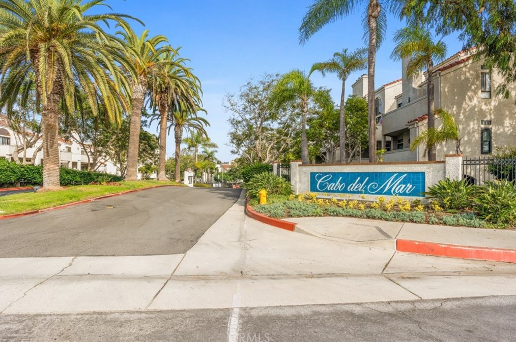 5145 Tortuga Dr, Huntington Beach, CA 92649-5160